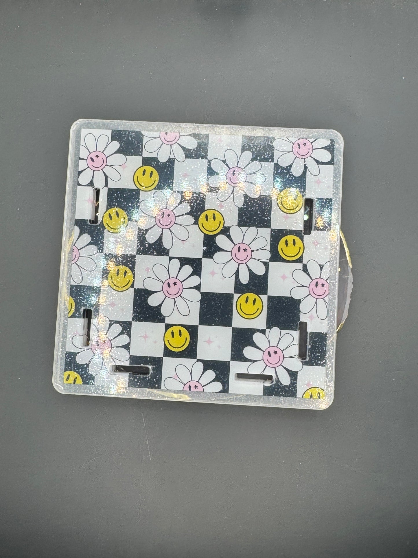 Checkered Daisy - Acrylic Pen Holder