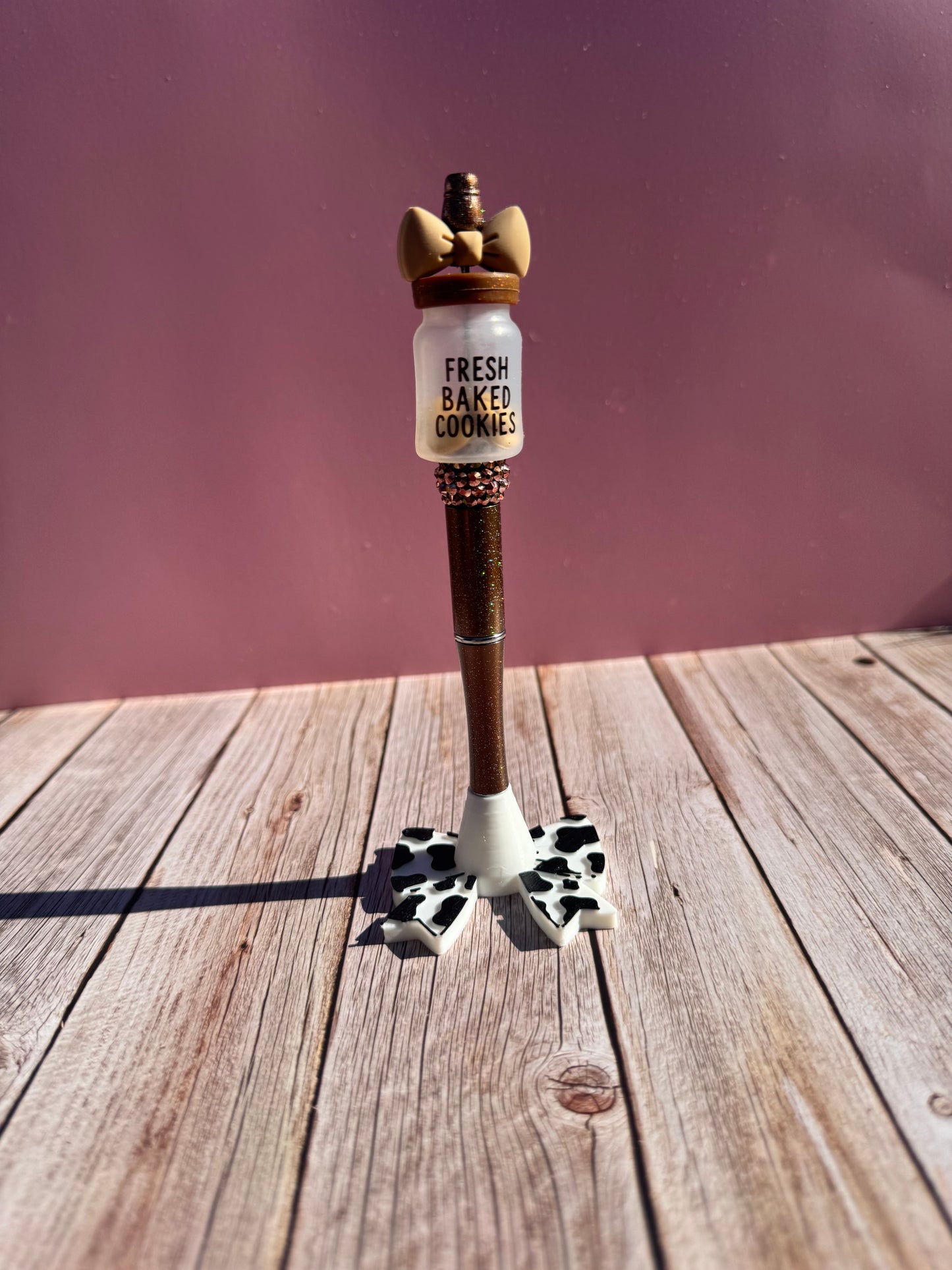 3D Printed Single Beadable Pen Cow Bow Stand