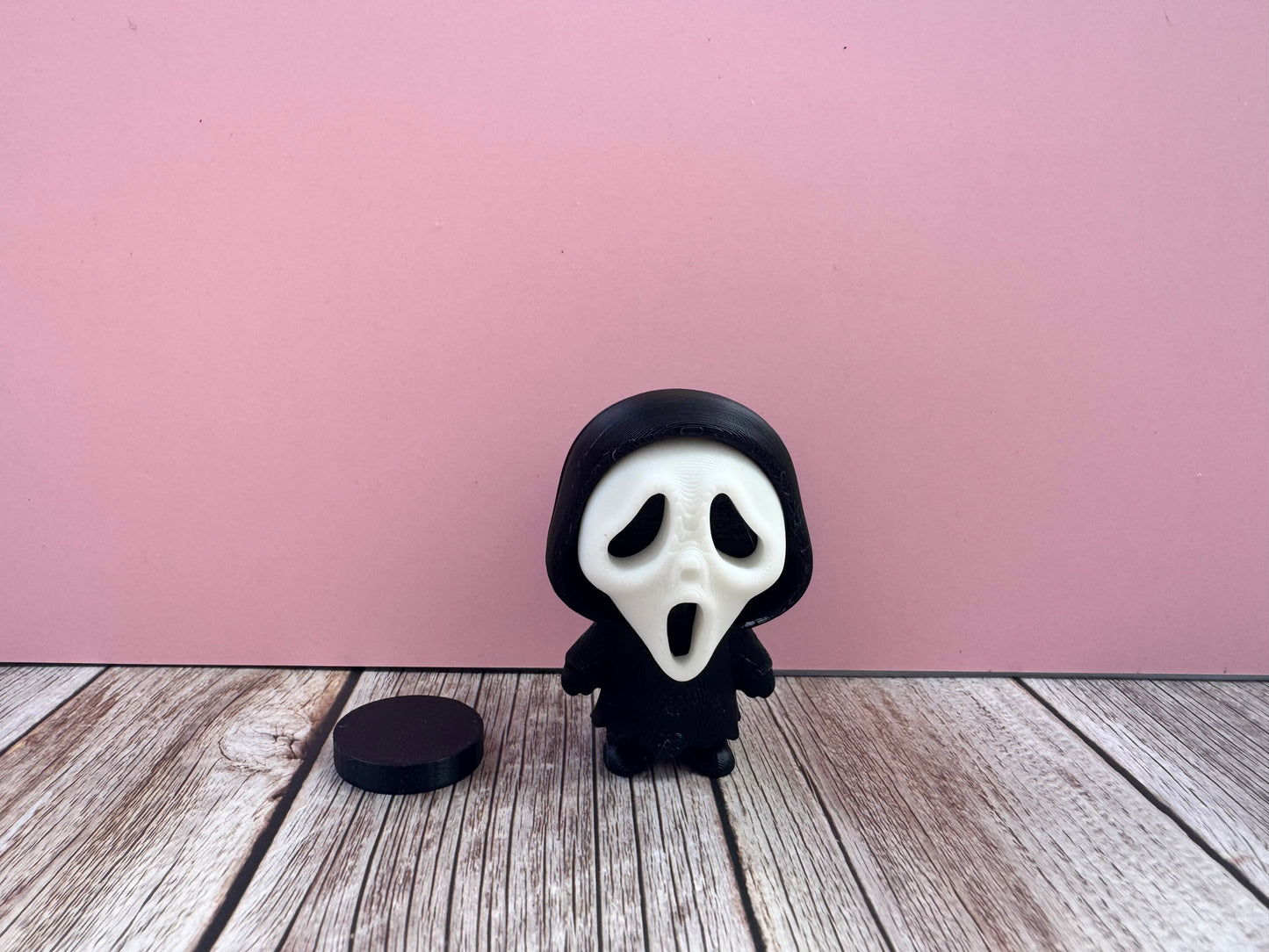 3D Printed Ghost-Face Inspired Pen Topper & Stand