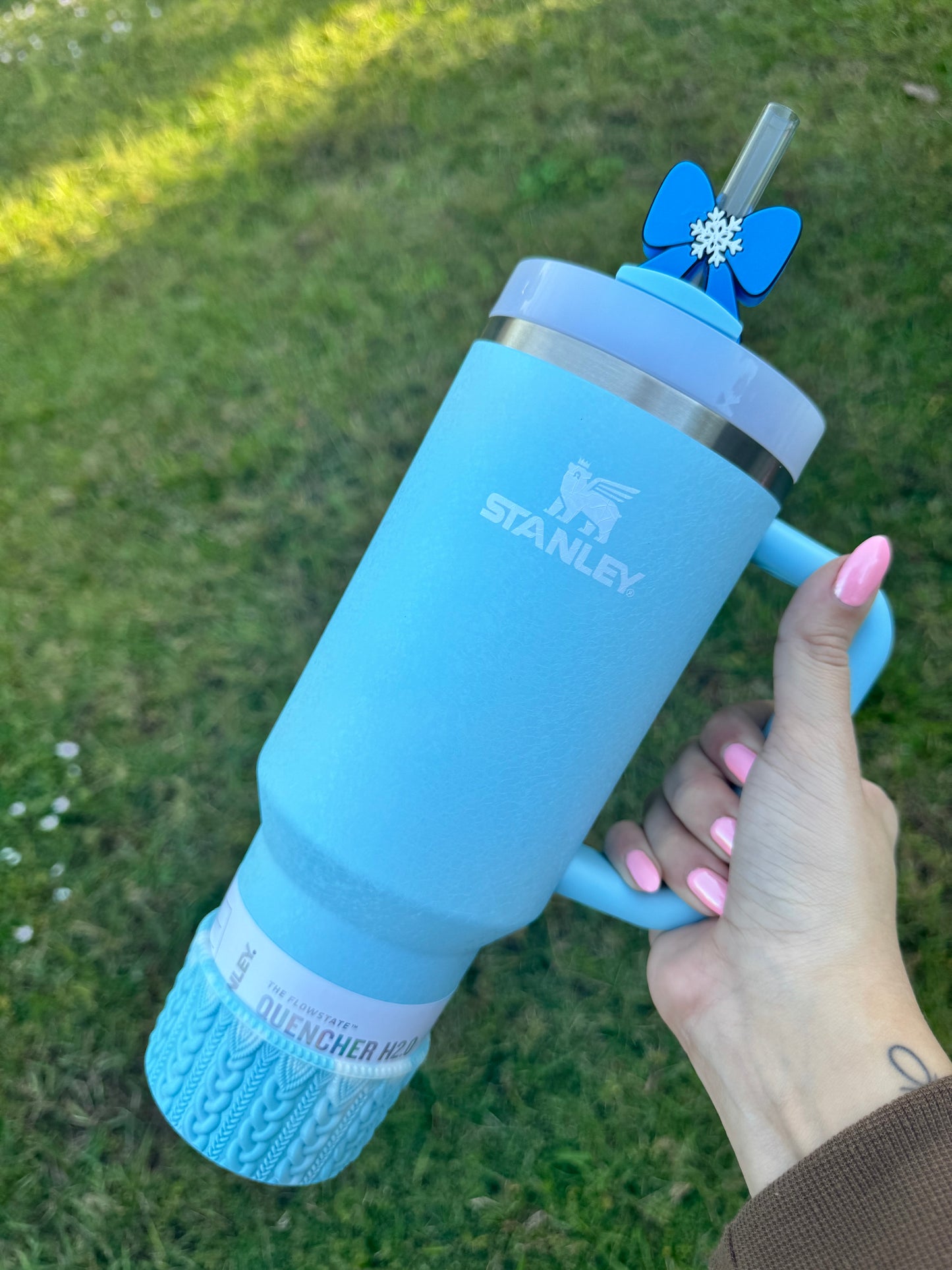 Winter Wonderland Bow Straw Buddy