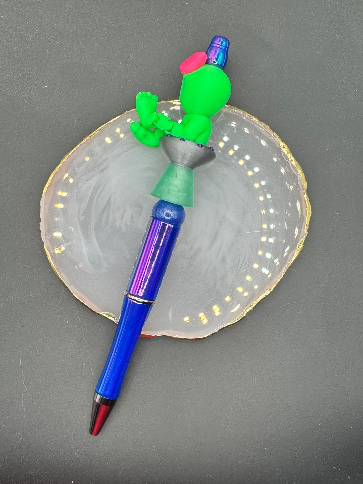 Articulated Alien Pen